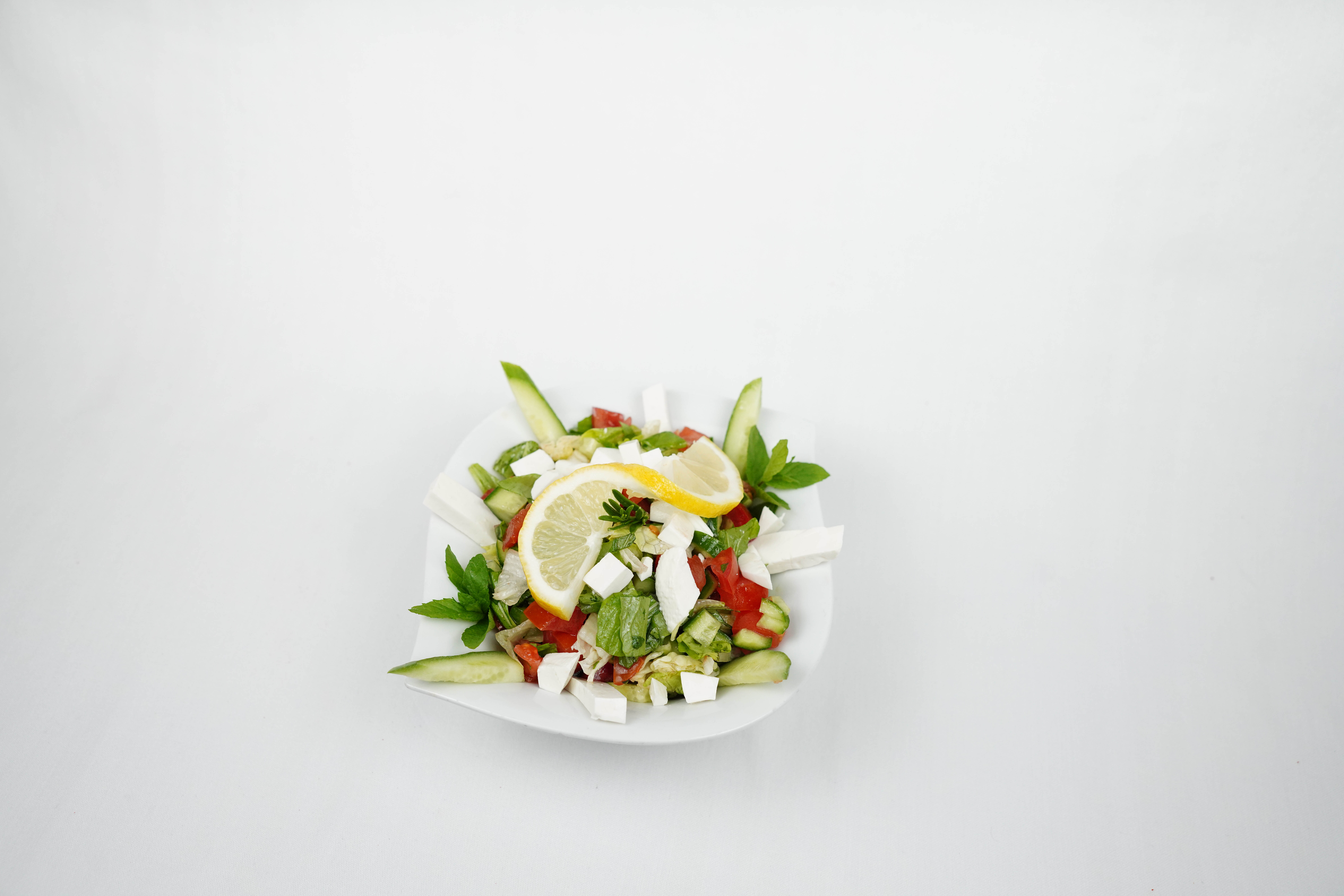 Peynirli mevsim salatası